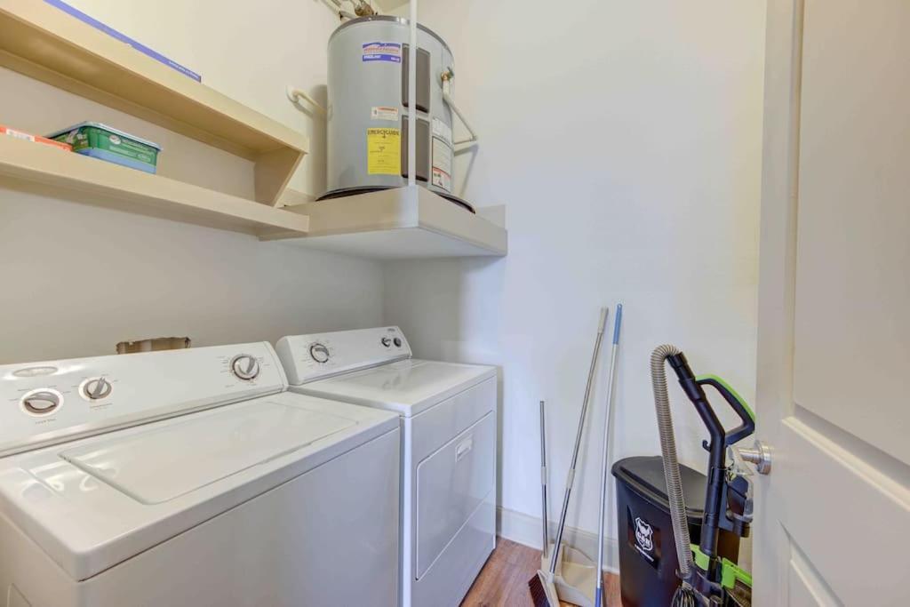Cozy Apt Nrg Pool,Wi-Fi, Free Parking, Petsok! Houston Buitenkant foto