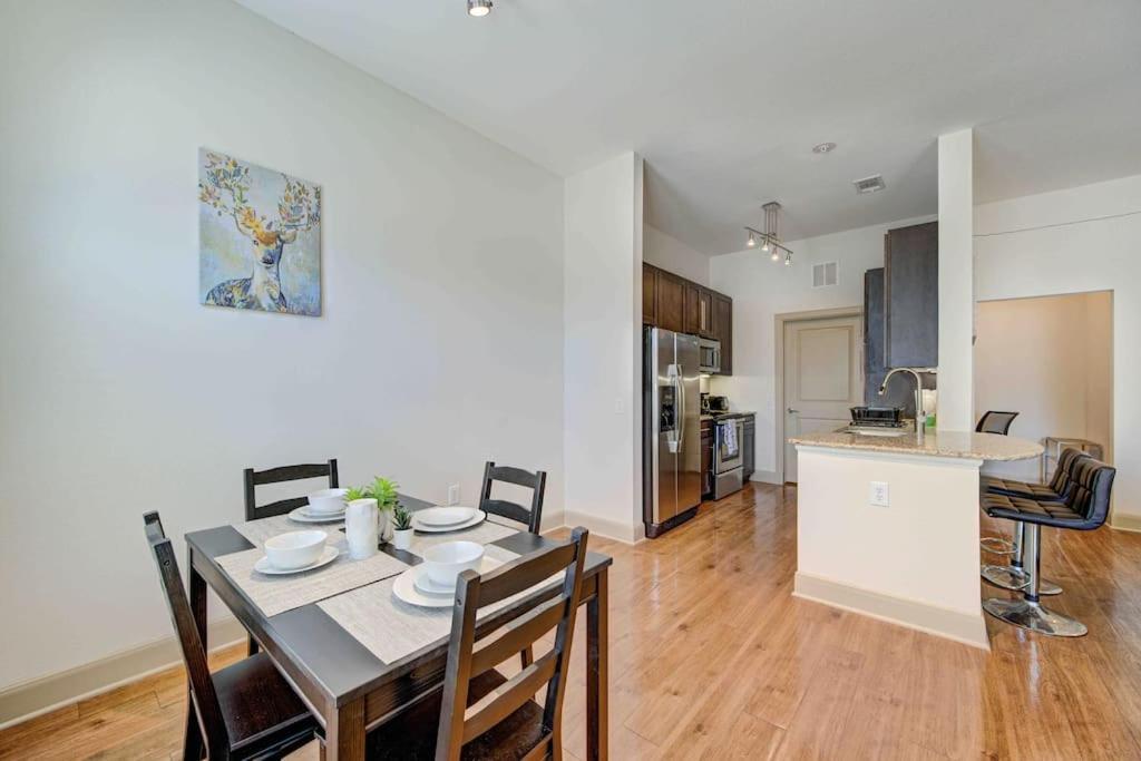 Cozy Apt Nrg Pool,Wi-Fi, Free Parking, Petsok! Houston Buitenkant foto